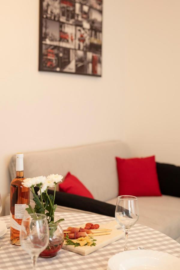 Studio Apartman Amalie Pazin Exterior foto